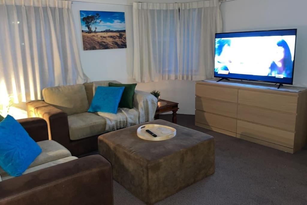 Apartament 2 Beds 2 Baths Apt In Braddon Cbd - Pool, 1 Free Parking, Gym Canberra Zewnętrze zdjęcie